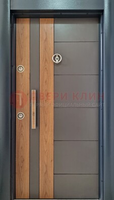 Коричневая входная дверь c МДФ панелью ЧД-01 в частный дом во Владимире