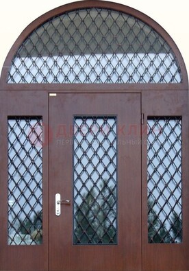 Крепкая стальная арочная дверь со стеклом и ковкой ДА-21 во Владимире