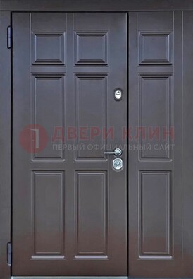 Тёмная двухстворчатая входная дверь для коттеджа с МДФ ДМ-533 во Владимире