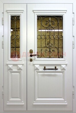 Белая парадная металлическая дверь со стеклом и ковкой ДПР-83 во Владимире