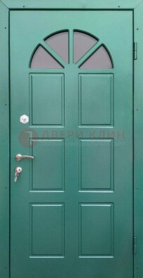 Зеленая стальная дверь со стеклом для дома ДС-28 во Владимире