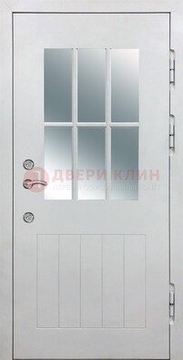 Белая уличная дверь со стеклом ДС-30 во Владимире