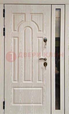 Белая металлическая дверь со стеклом ДС-68 во Владимире