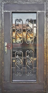 Коричневая наружная дверь порошок со стеклом и ковкой ДСК-160 во Владимире