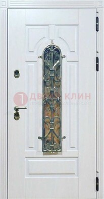 Белая остекленная металлическая дверь с ковкой ДСК-98 во Владимире
