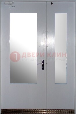 Белая  тамбурная дверь со стеклянными вставками ДТМ-18 во Владимире
