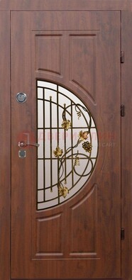 Стальная коричневая дверь с виноритом и ковкой ДВТ-82 во Владимире